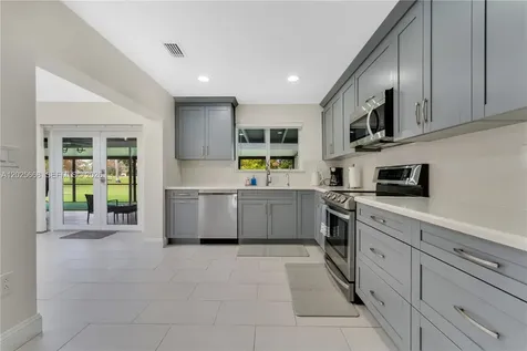 9501 E Palmetto Club Lane E Palmetto Bay FL 33157