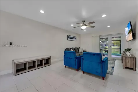 9501 E Palmetto Club Lane E Palmetto Bay FL 33157