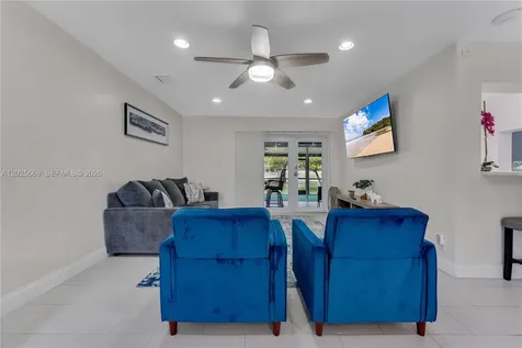 9501 E Palmetto Club Lane E Palmetto Bay FL 33157