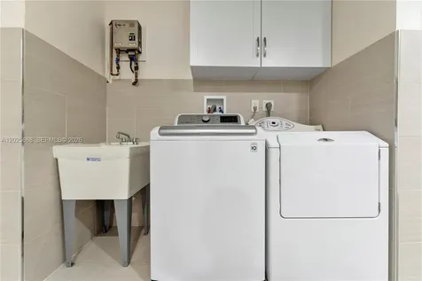 9501 E Palmetto Club Lane E Palmetto Bay FL 33157