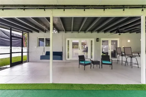 9501 E Palmetto Club Lane E Palmetto Bay FL 33157