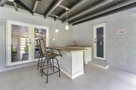 9501 E Palmetto Club Lane E Palmetto Bay FL 33157
