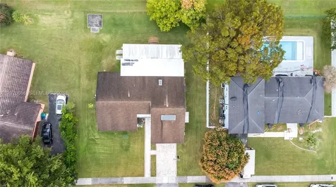 9501 E Palmetto Club Lane E Palmetto Bay FL 33157