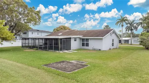 9501 E Palmetto Club Lane E Palmetto Bay FL 33157
