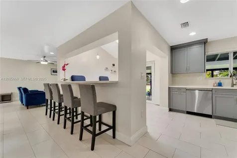 9501 E Palmetto Club Lane E Palmetto Bay FL 33157
