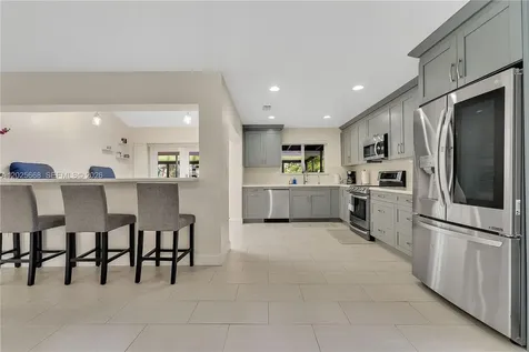 9501 E Palmetto Club Lane E Palmetto Bay FL 33157