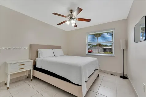 9501 E Palmetto Club Lane E Palmetto Bay FL 33157