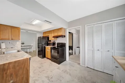 5380 SW 11th Street Margate FL 33068