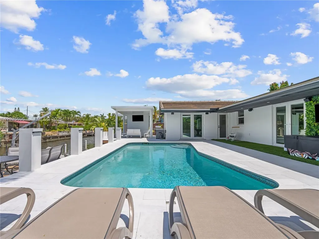 1701 SW 3rd Avenue Pompano Beach FL 33060