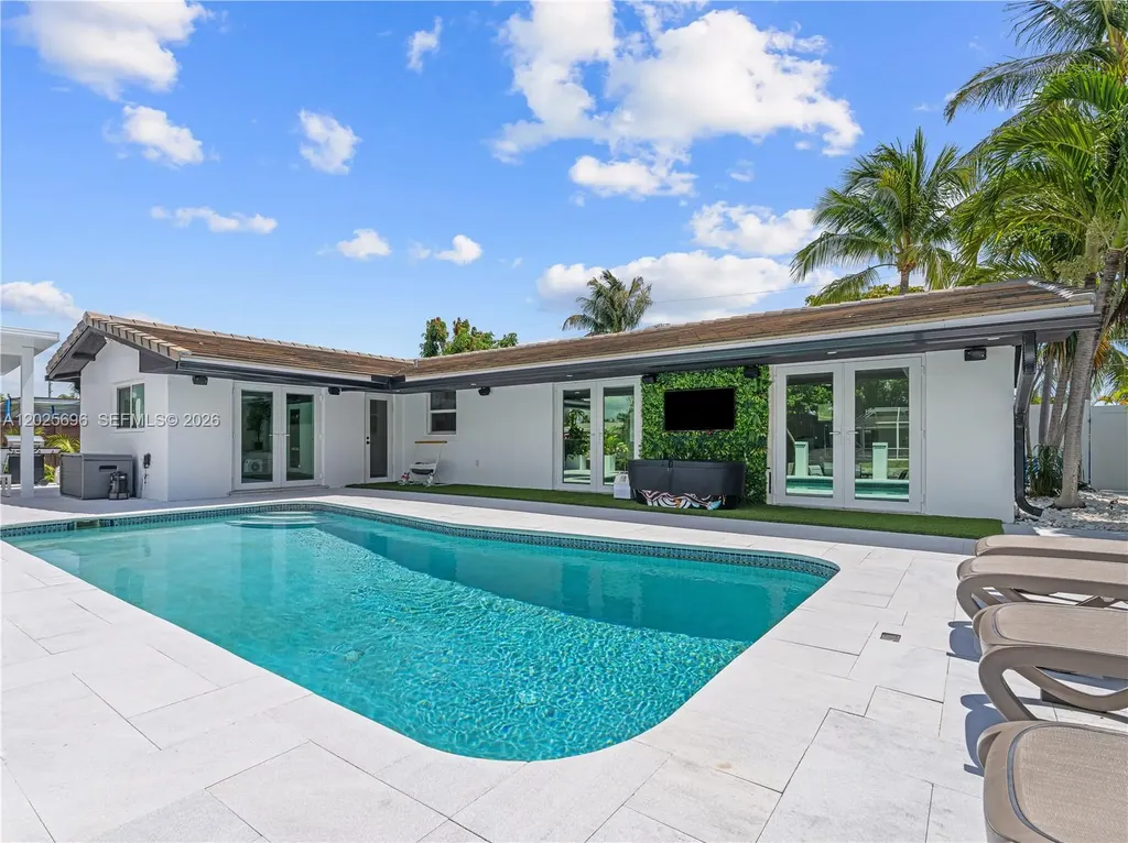 1701 SW 3rd Avenue Pompano Beach FL 33060