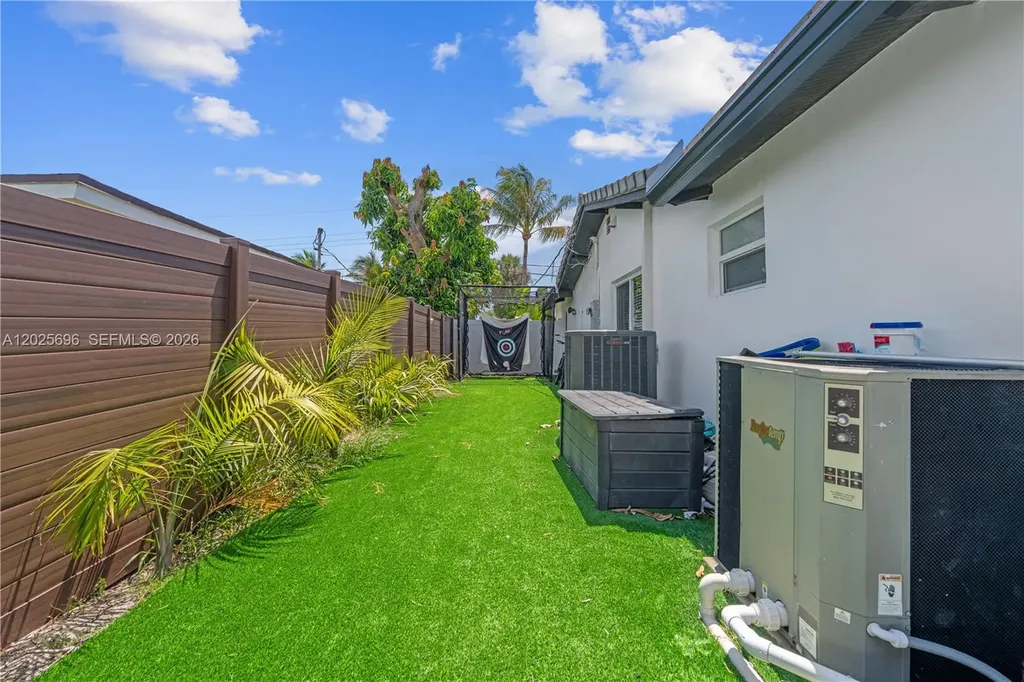1701 SW 3rd Avenue Pompano Beach FL 33060