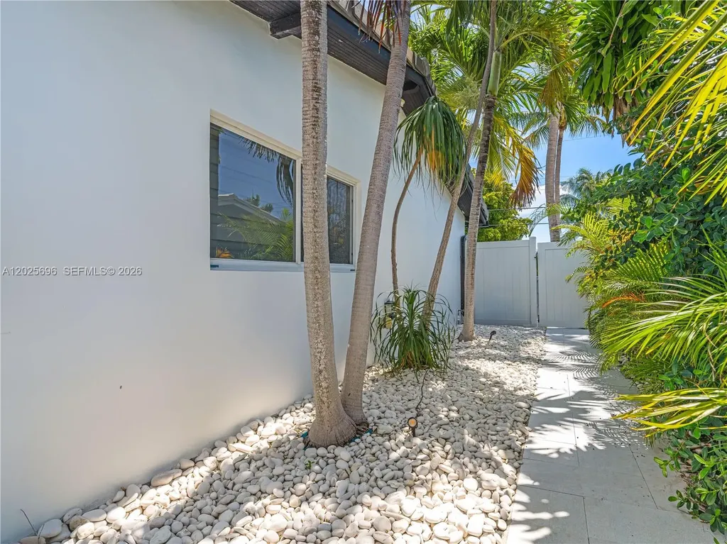 1701 SW 3rd Avenue Pompano Beach FL 33060