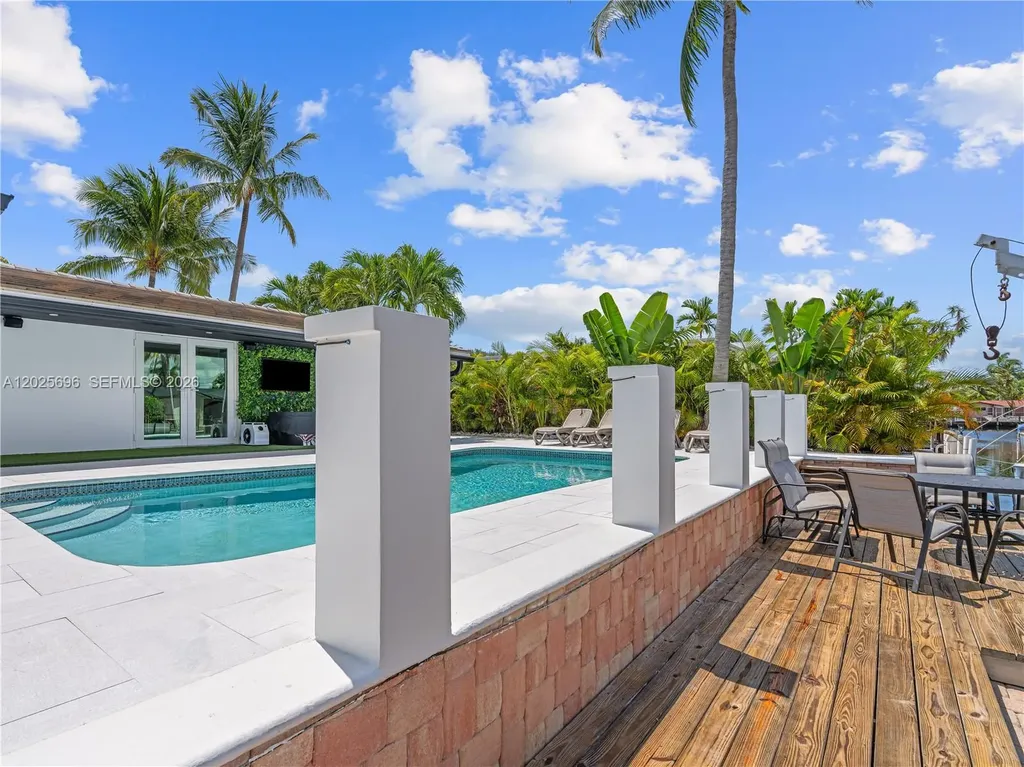 1701 SW 3rd Avenue Pompano Beach FL 33060