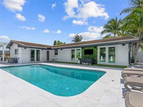 1701 SW 3rd Avenue Pompano Beach FL 33060