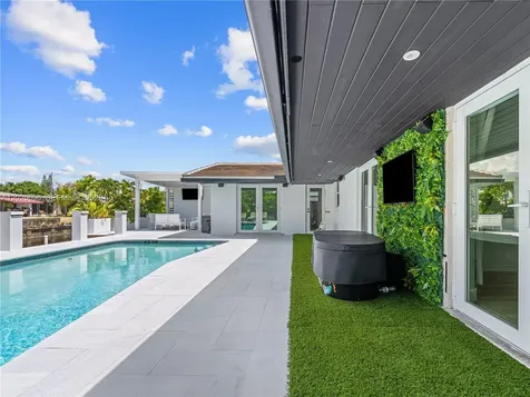 1701 SW 3rd Avenue Pompano Beach FL 33060