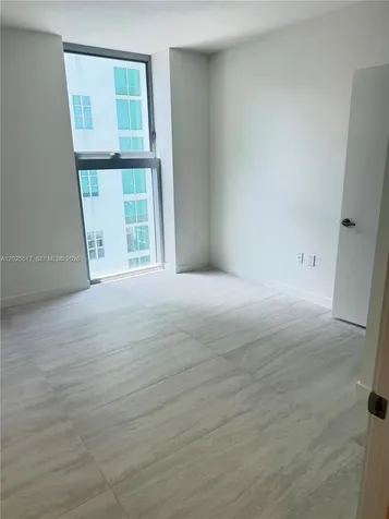 77 SE 5 Miami FL 33131