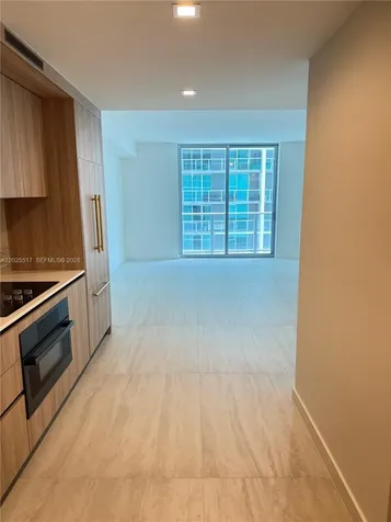 77 SE 5 Miami FL 33131