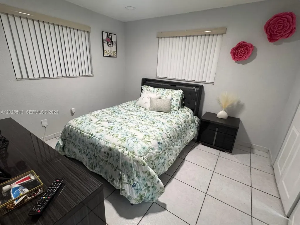 5844-5846 Pierce Street Hollywood FL 33021