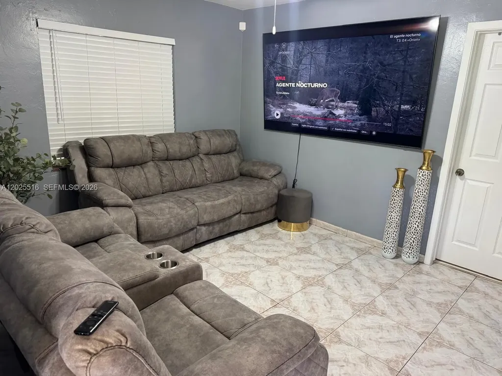 5844-5846 Pierce Street Hollywood FL 33021