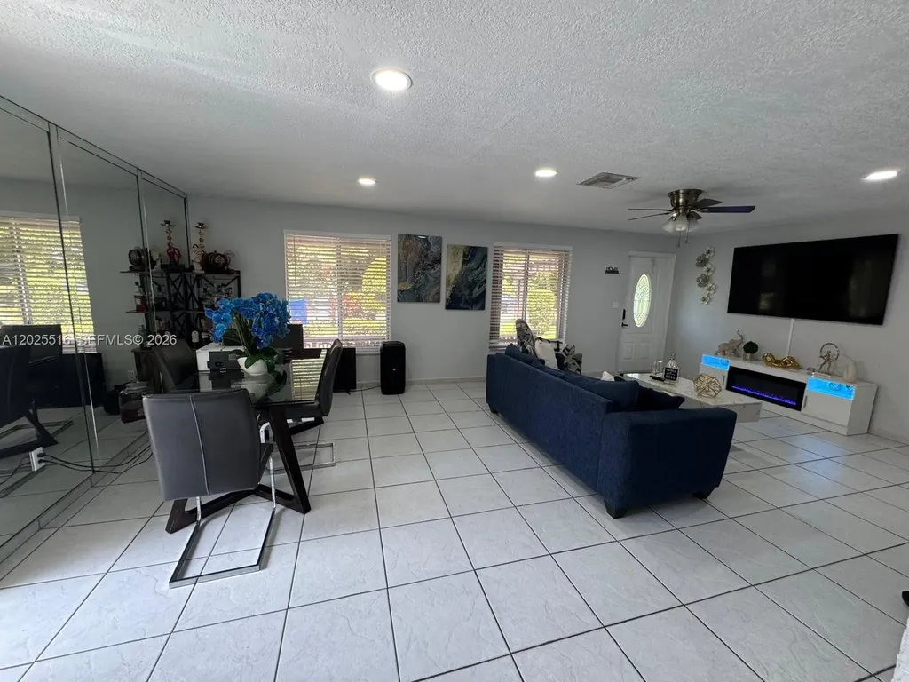 5844-5846 Pierce Street Hollywood FL 33021