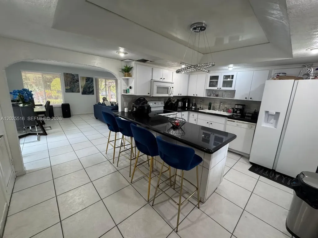 5844-5846 Pierce Street Hollywood FL 33021