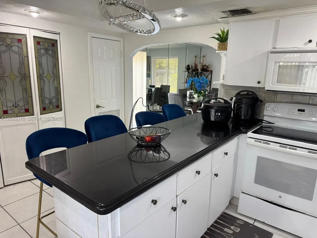 5844-5846 Pierce Street Hollywood FL 33021