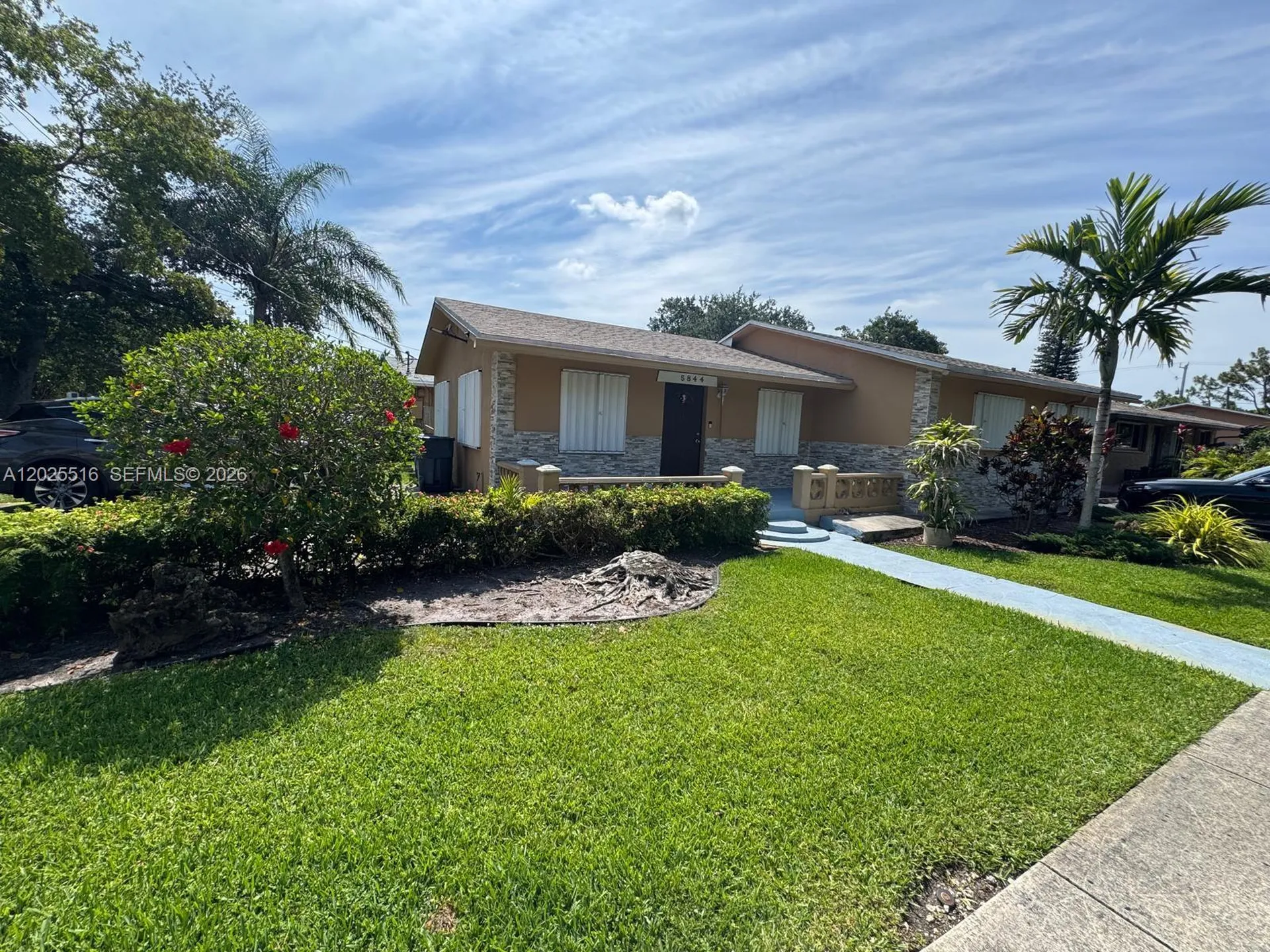 5844-5846 Pierce Street Hollywood FL 33021