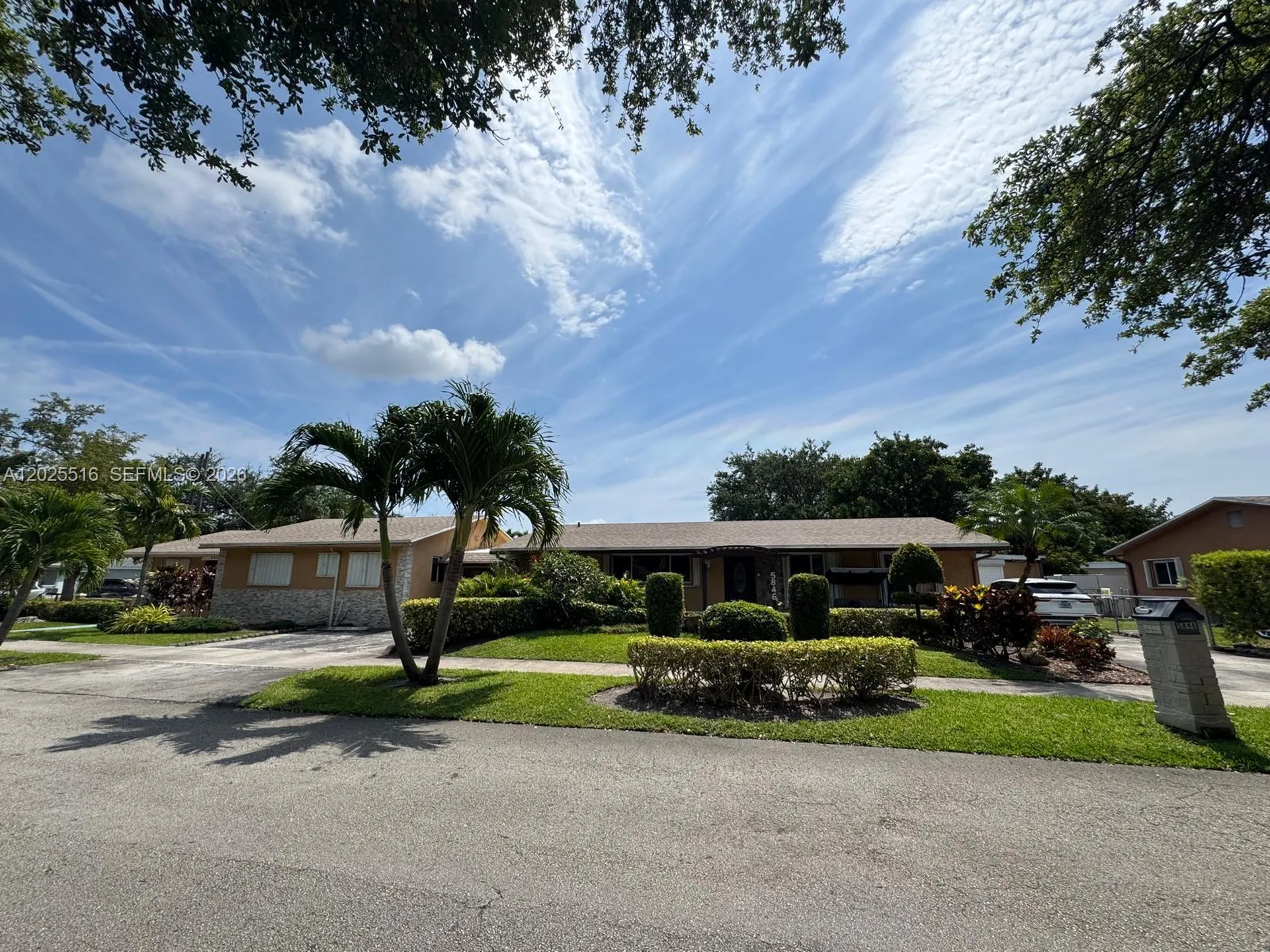 5844-5846 Pierce Street Hollywood FL 33021