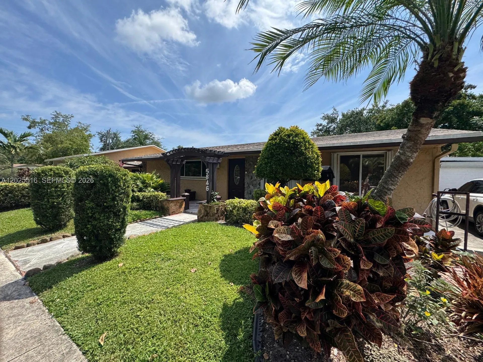 5844-5846 Pierce Street Hollywood FL 33021