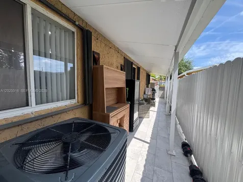 5844-5846 Pierce Street Hollywood FL 33021