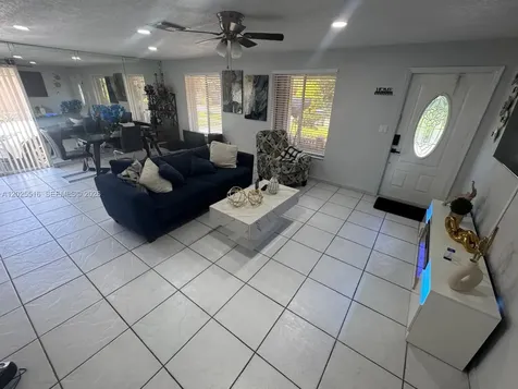 5844-5846 Pierce Street Hollywood FL 33021