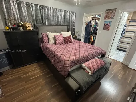 5844-5846 Pierce Street Hollywood FL 33021