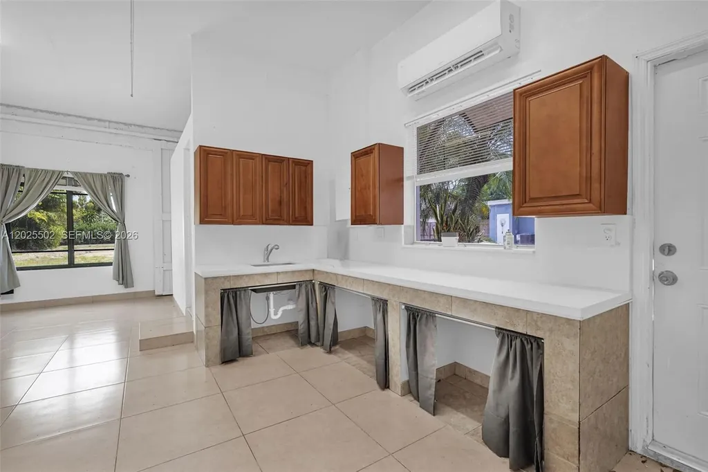 14500 NE 2nd Avenue Miami FL 33161