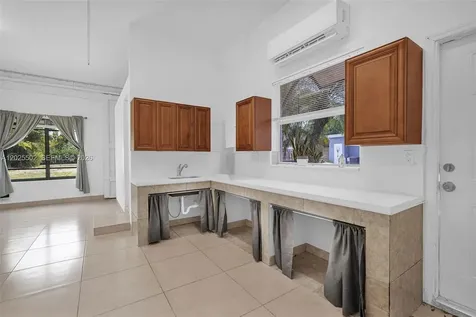 14500 NE 2nd Avenue Miami FL 33161
