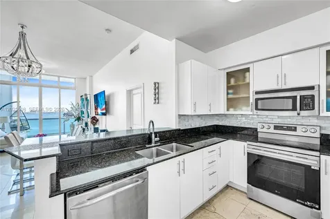 7900 Harbor Island Drive North Bay Village FL 33141