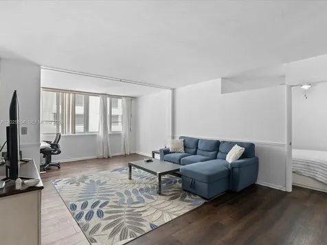 5005 Collins Avenue Miami Beach FL 33140