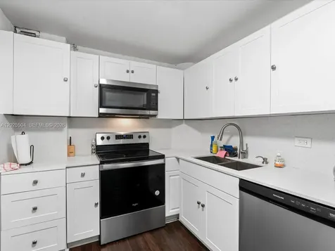5005 Collins Avenue Miami Beach FL 33140