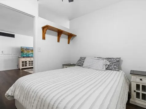 5005 Collins Avenue Miami Beach FL 33140