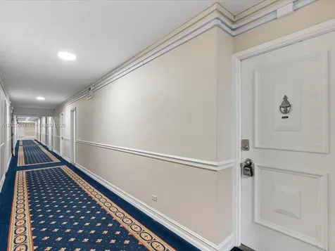 5005 Collins Avenue Miami Beach FL 33140