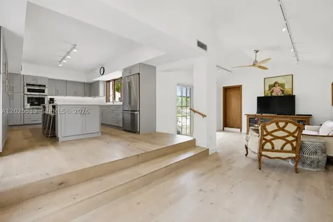 2535 Sunset Drive Miami Beach FL 33140