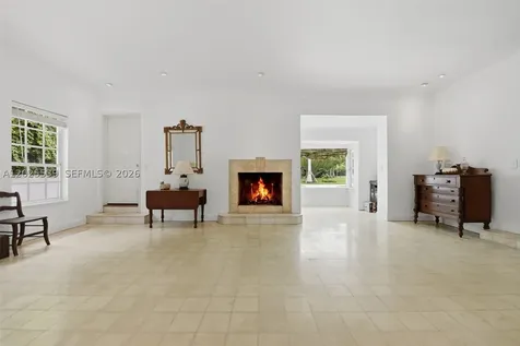 2535 Sunset Drive Miami Beach FL 33140