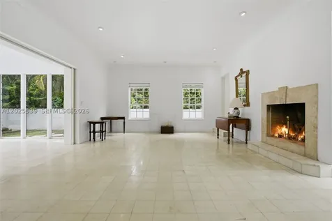 2535 Sunset Drive Miami Beach FL 33140