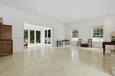 2535 Sunset Drive Miami Beach FL 33140