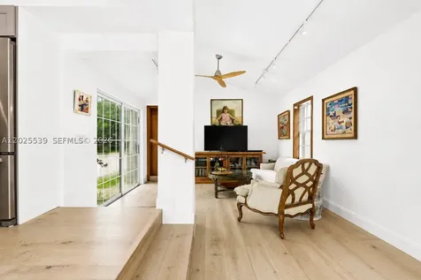 2535 Sunset Drive Miami Beach FL 33140