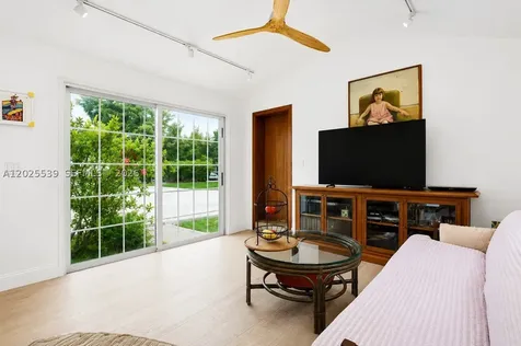 2535 Sunset Drive Miami Beach FL 33140