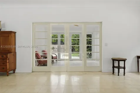 2535 Sunset Drive Miami Beach FL 33140