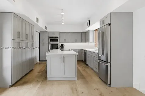 2535 Sunset Drive Miami Beach FL 33140