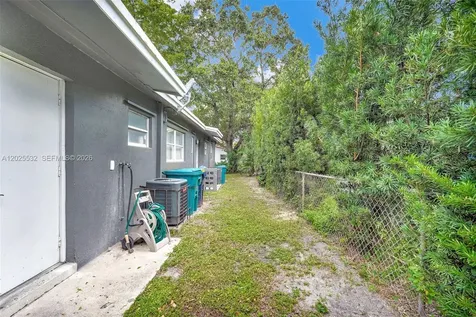 746 SW 4th Street Dania Beach FL 33004