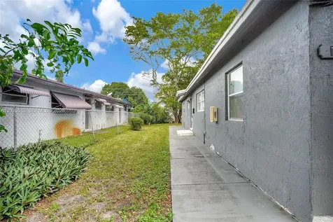746 SW 4th Street Dania Beach FL 33004