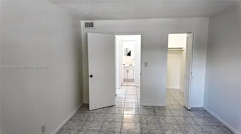 31 SE 2nd Avenue Hallandale Beach FL 33009
